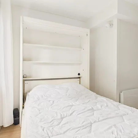 100m De La Pour 2 Adultes 2 Enfants Apartmán *