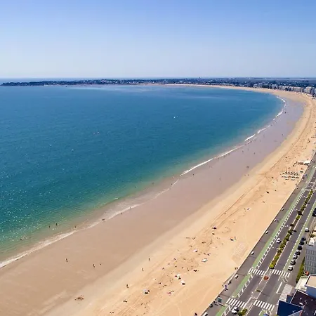100m De La Pour 2 Adultes 2 Enfants * La Baule
