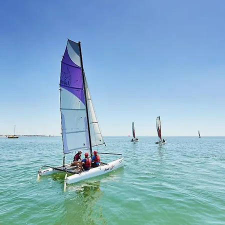 100m De La Pour 2 Adultes 2 Enfants * La Baule